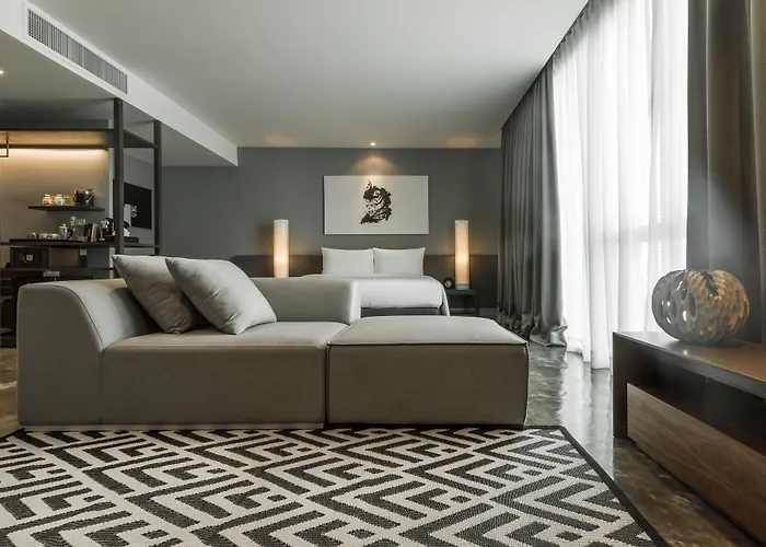 Zazz Urban Hotel 4*