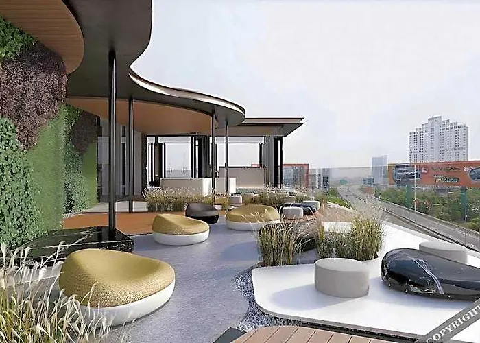 Zazz Urban Hotel 4*